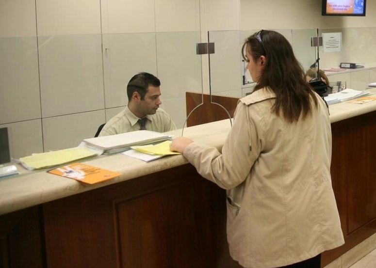 Αυξήθηκαν τα επιτόκια χορηγήσεων - αμετάβλητα των καταθέσεων Αυξήθηκαν τα επιτόκια χορηγήσεων - αμετάβλητα των καταθέσεων